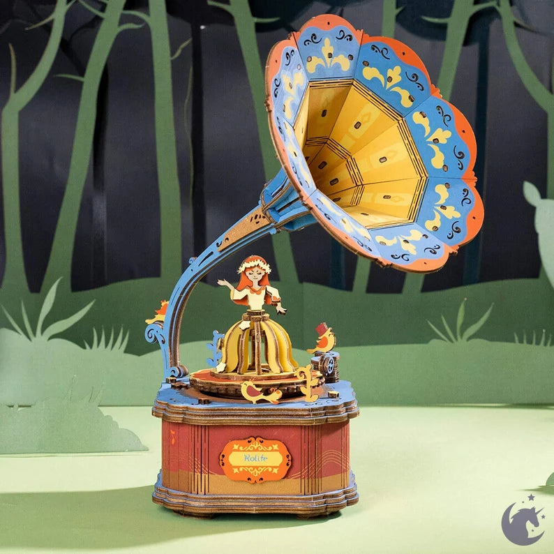 Crafts - Wooden Music Box - Vintage Gramophone